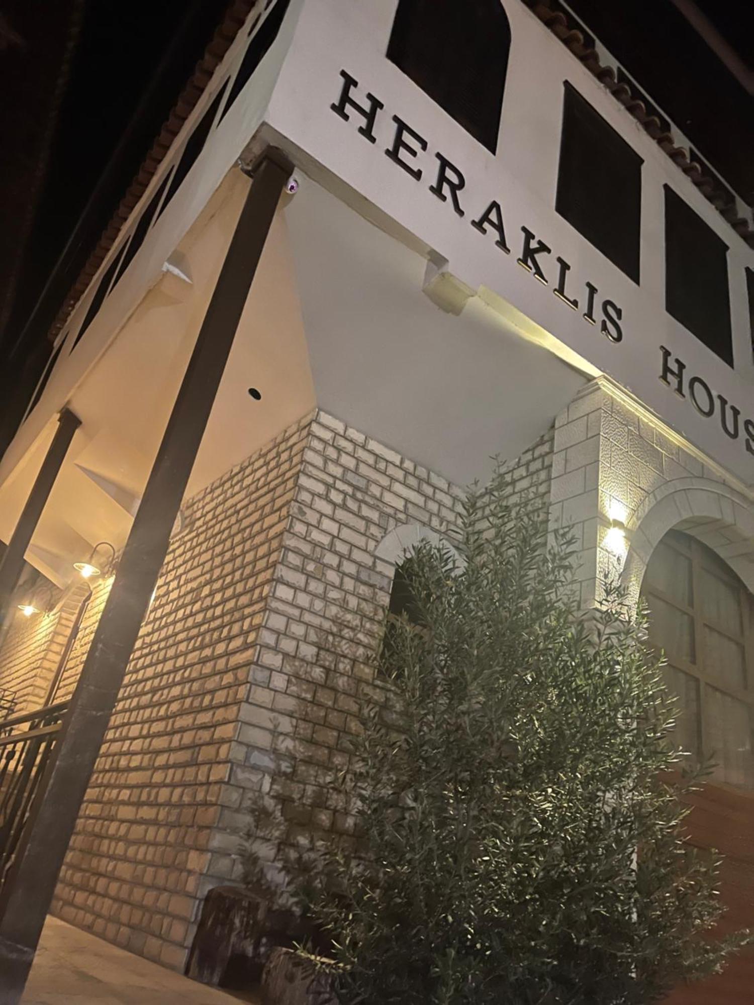 Heraklis Hotel Berat Exterior foto