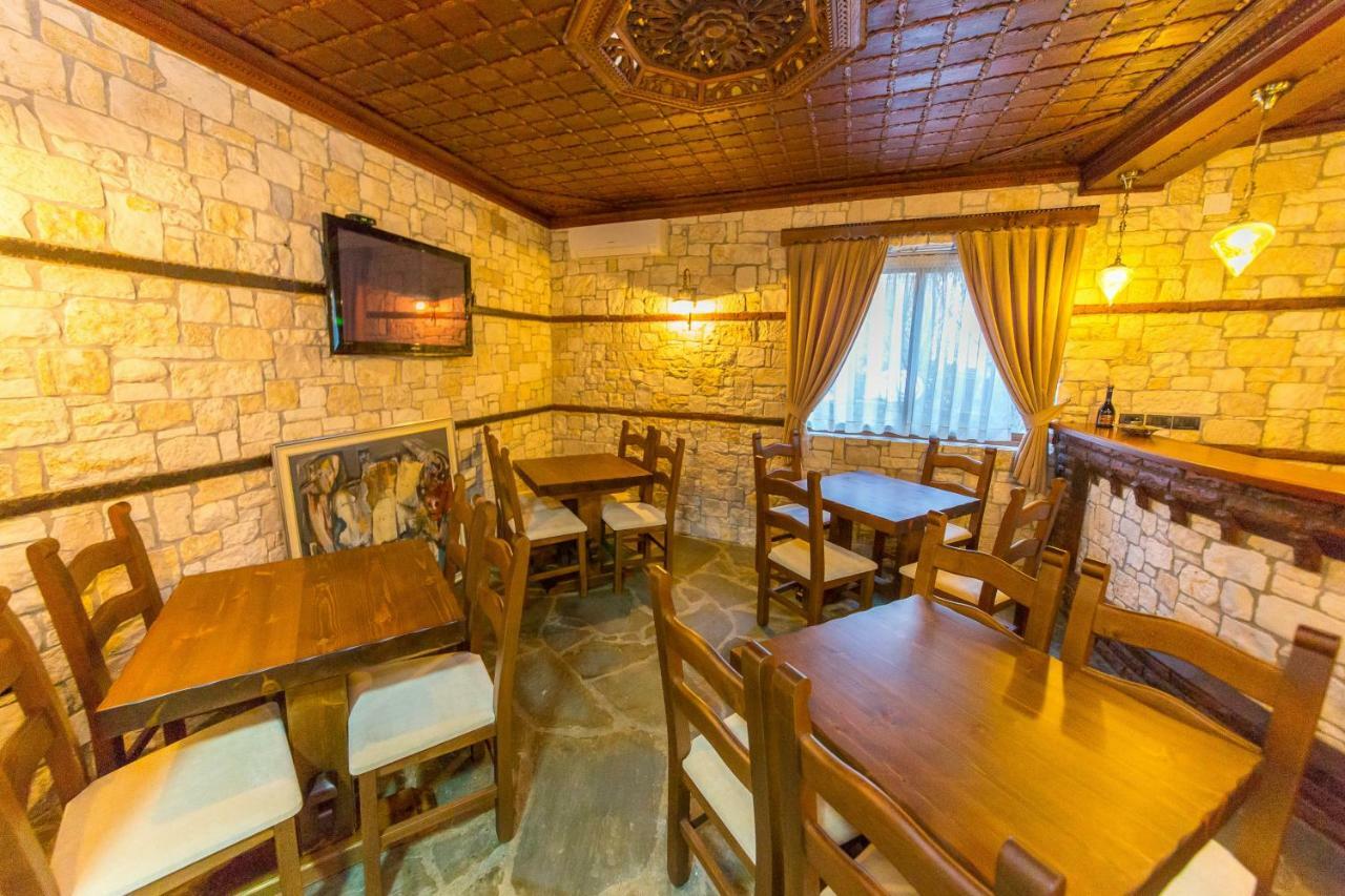 Heraklis Hotel Berat Exterior foto