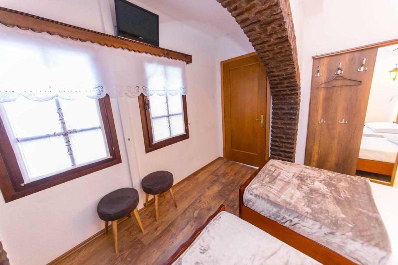 Heraklis Hotel Berat Exterior foto