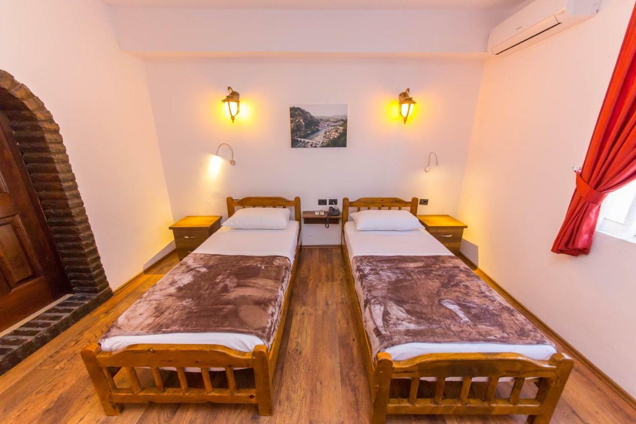 Heraklis Hotel Berat Exterior foto
