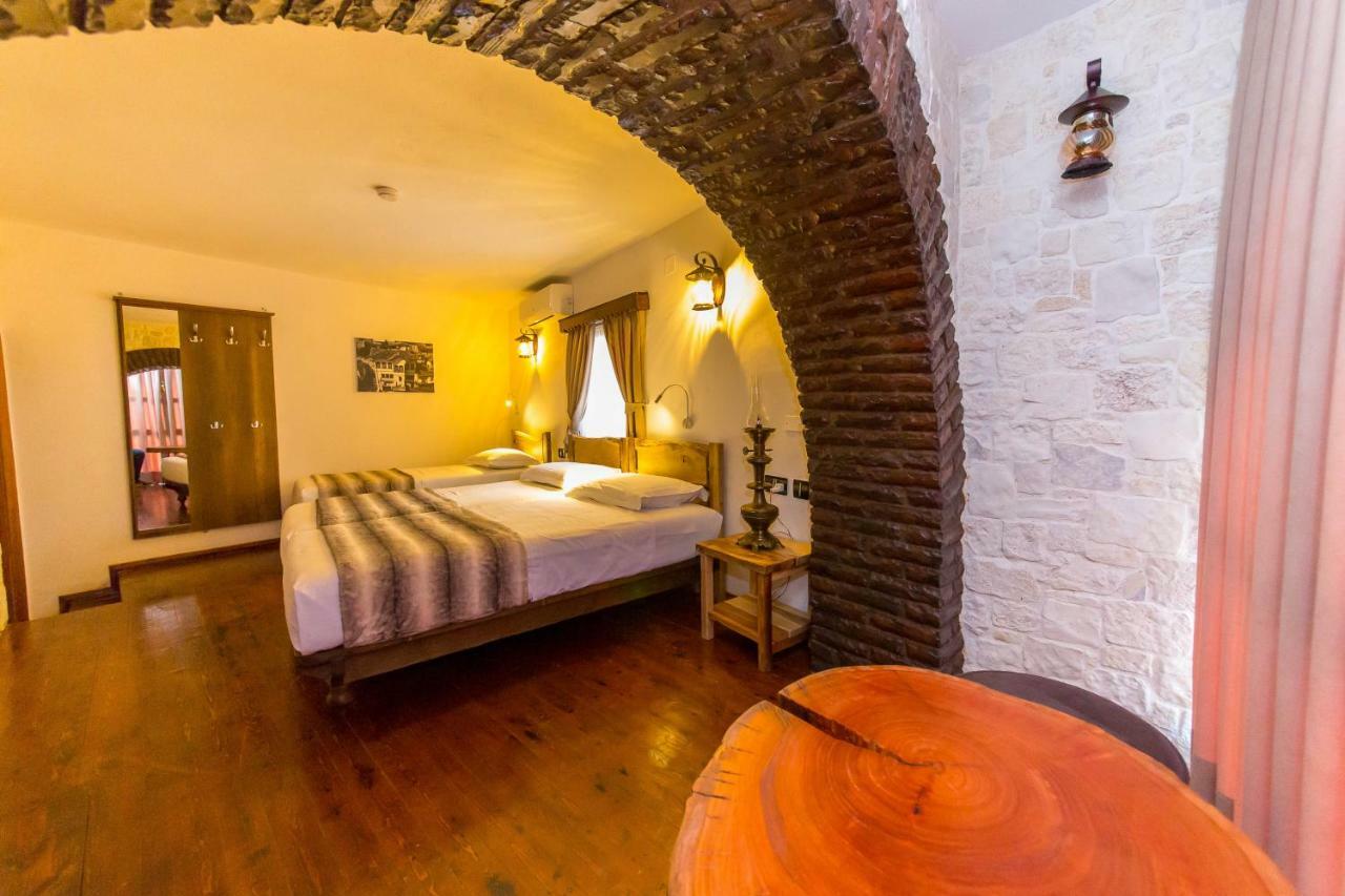 Heraklis Hotel Berat Exterior foto
